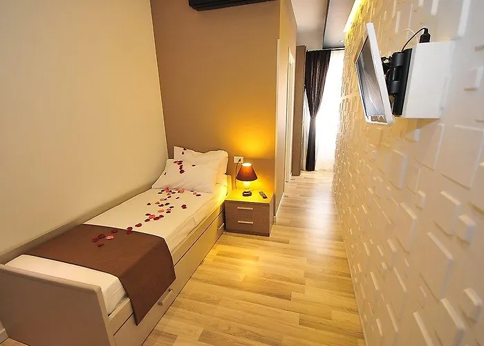 Отель типа "постель и завтрак" Living Рим